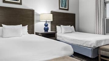 Deluxe appartement, 2 slaapkamers, keuken | 1 slaapkamer, een kluis op de kamer, een strijkplank/strijkijzer