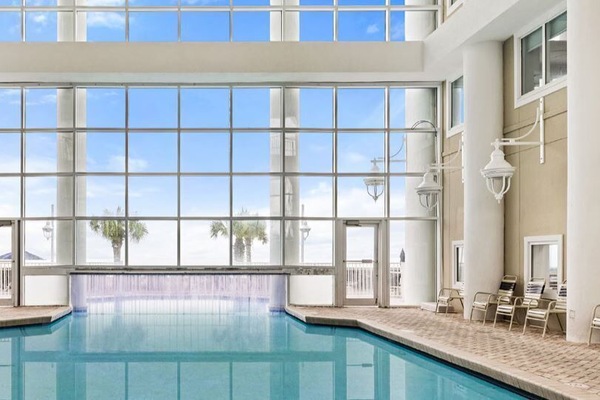 Indoor pool, 2 outdoor pools