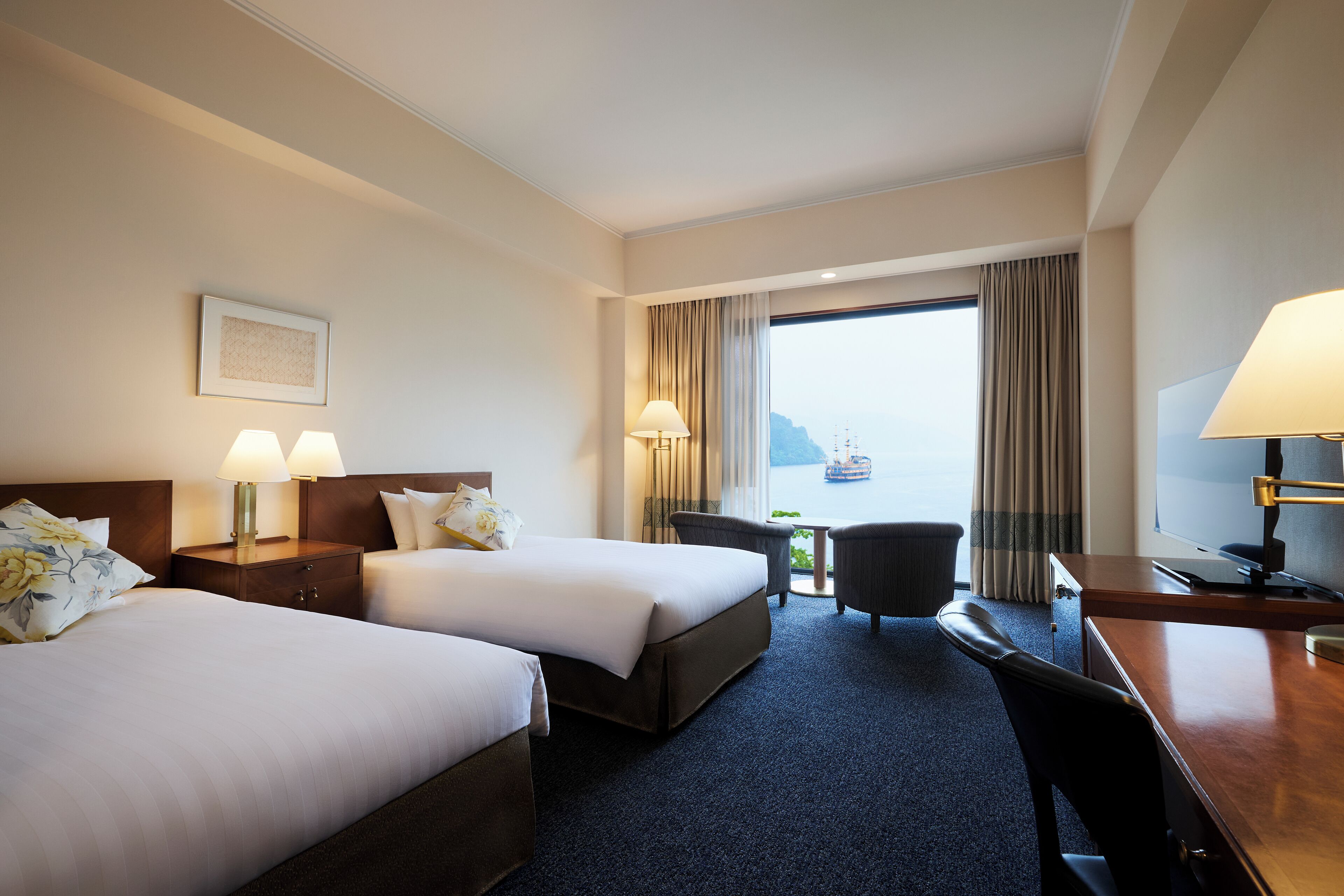 Superior Twin Room with Lake View, Non Smoking | In-room safe, individually furnished, desk, free WiFi