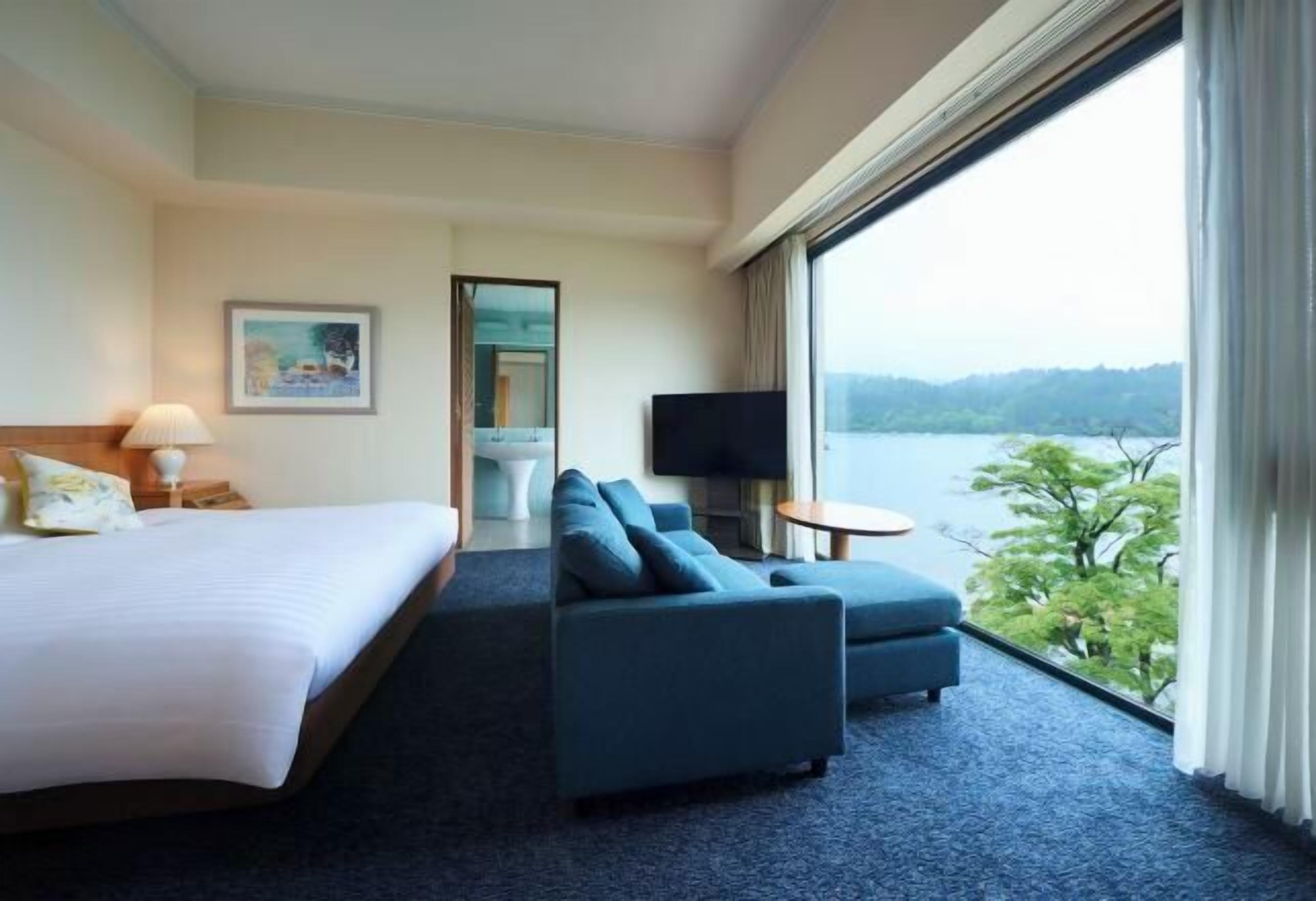 In-room safe, individually furnished, desk, free WiFi