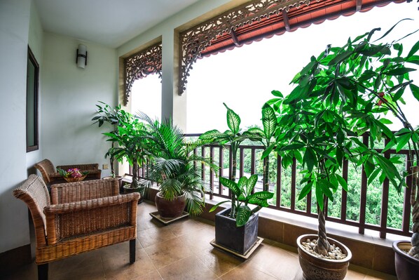 View from room - Almond Hotel Sothearos (Phnom Penh)