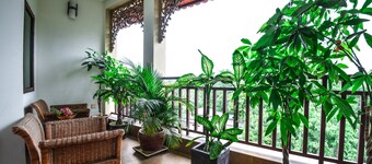 Almond Hotel Sothearos