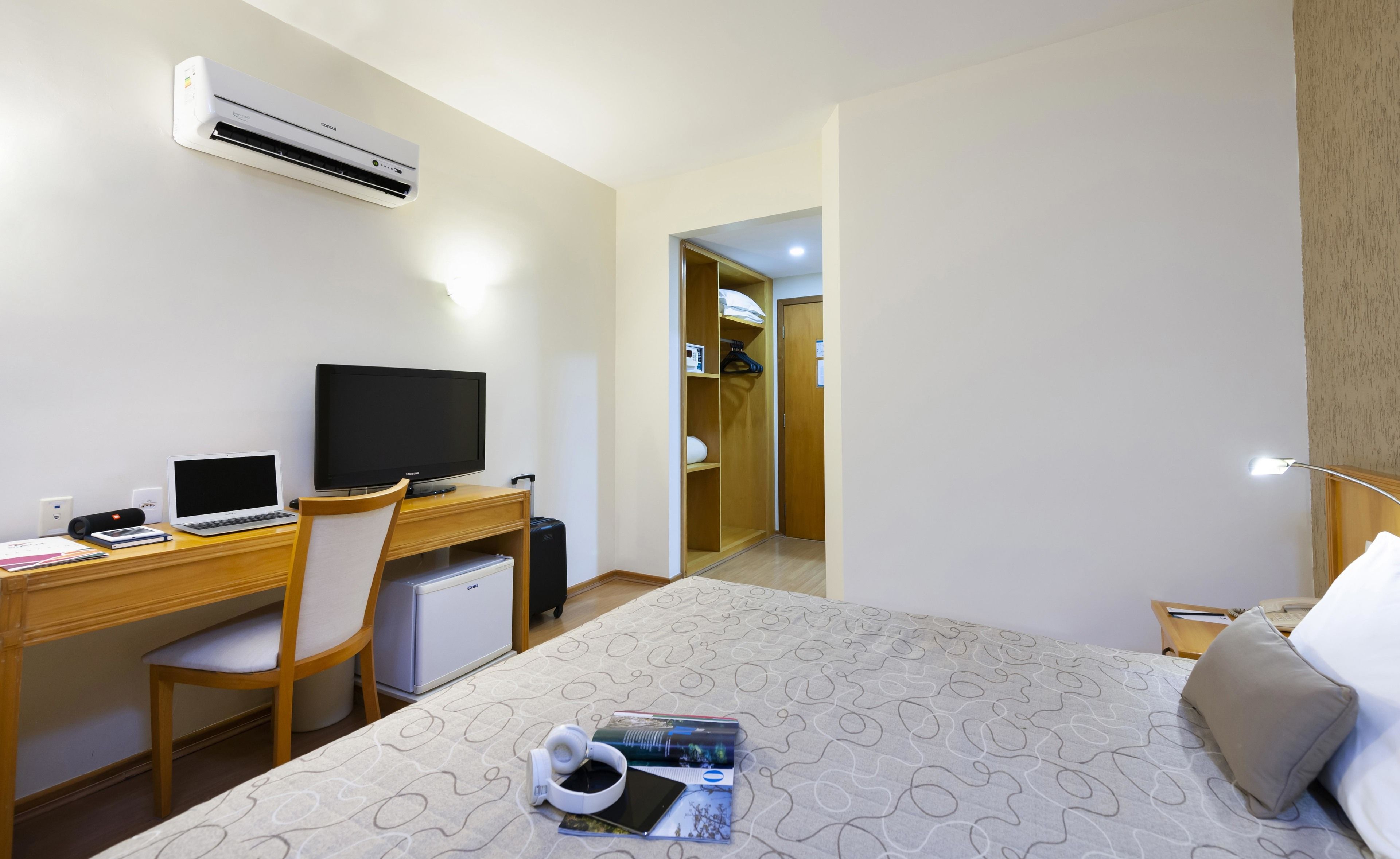 standard double room | minibar, in-room safe, desk, blackout curtains