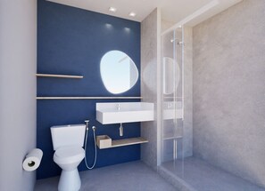 Quarto duplo superior, 1 quarto | Banheiro | Chuveiro, chuveiro com efeito de chuva, produtos de toalete grátis 