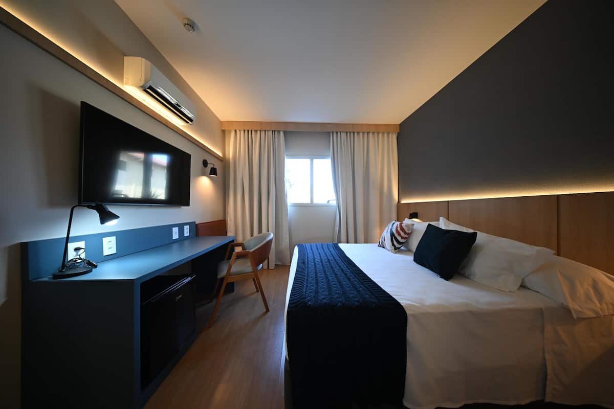 Superior Double Room, Roll-in Shower | Minibar, in-room safe, desk, blackout curtains