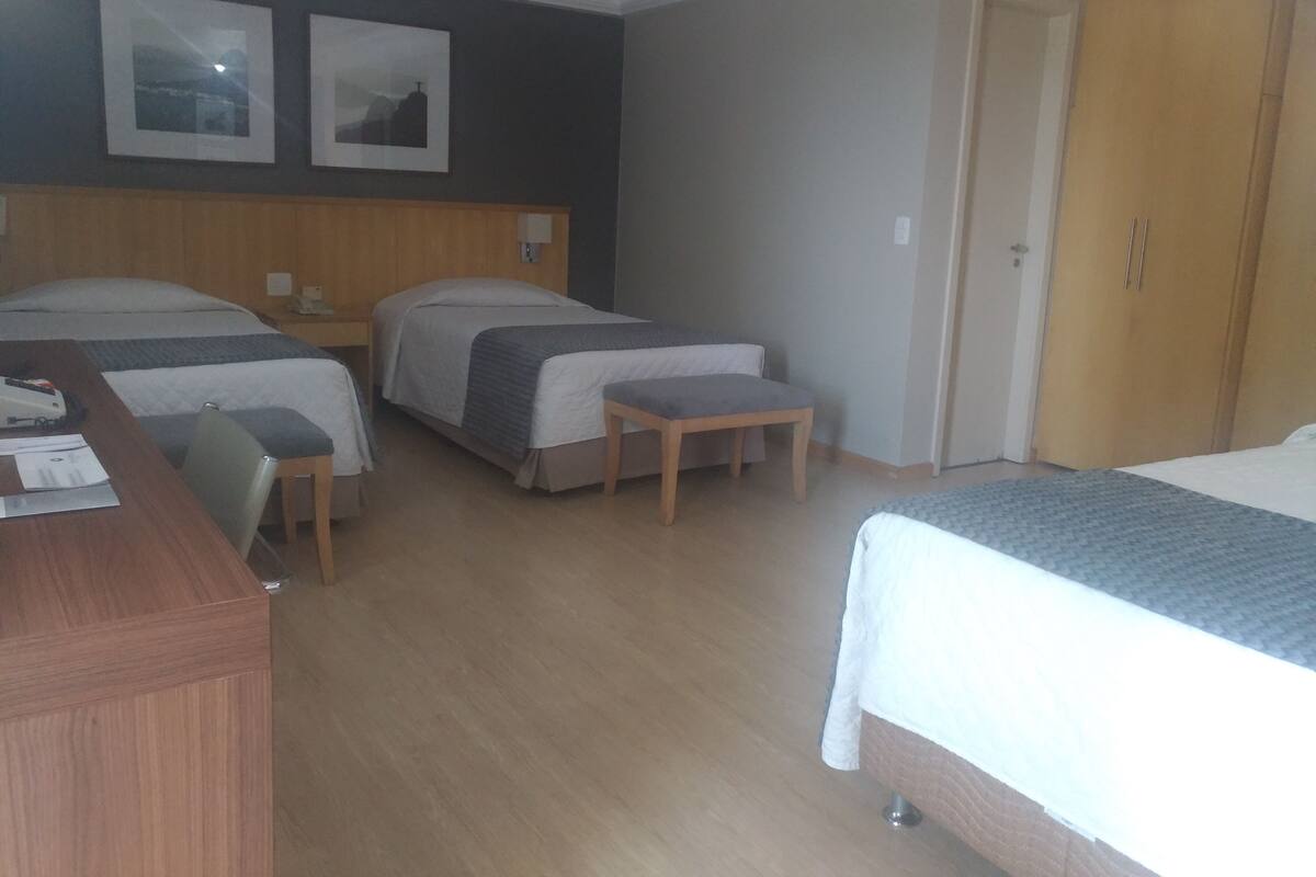 Luxury Triple Room, 1 Bedroom | Alarm clocks