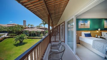 Minibar, caja de seguridad en la habitación y decoración personalizada