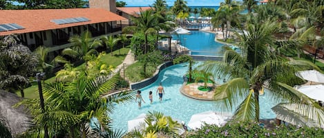 Utomhuspool, öppet 07.00 till 20.00, parasoller och solstolar