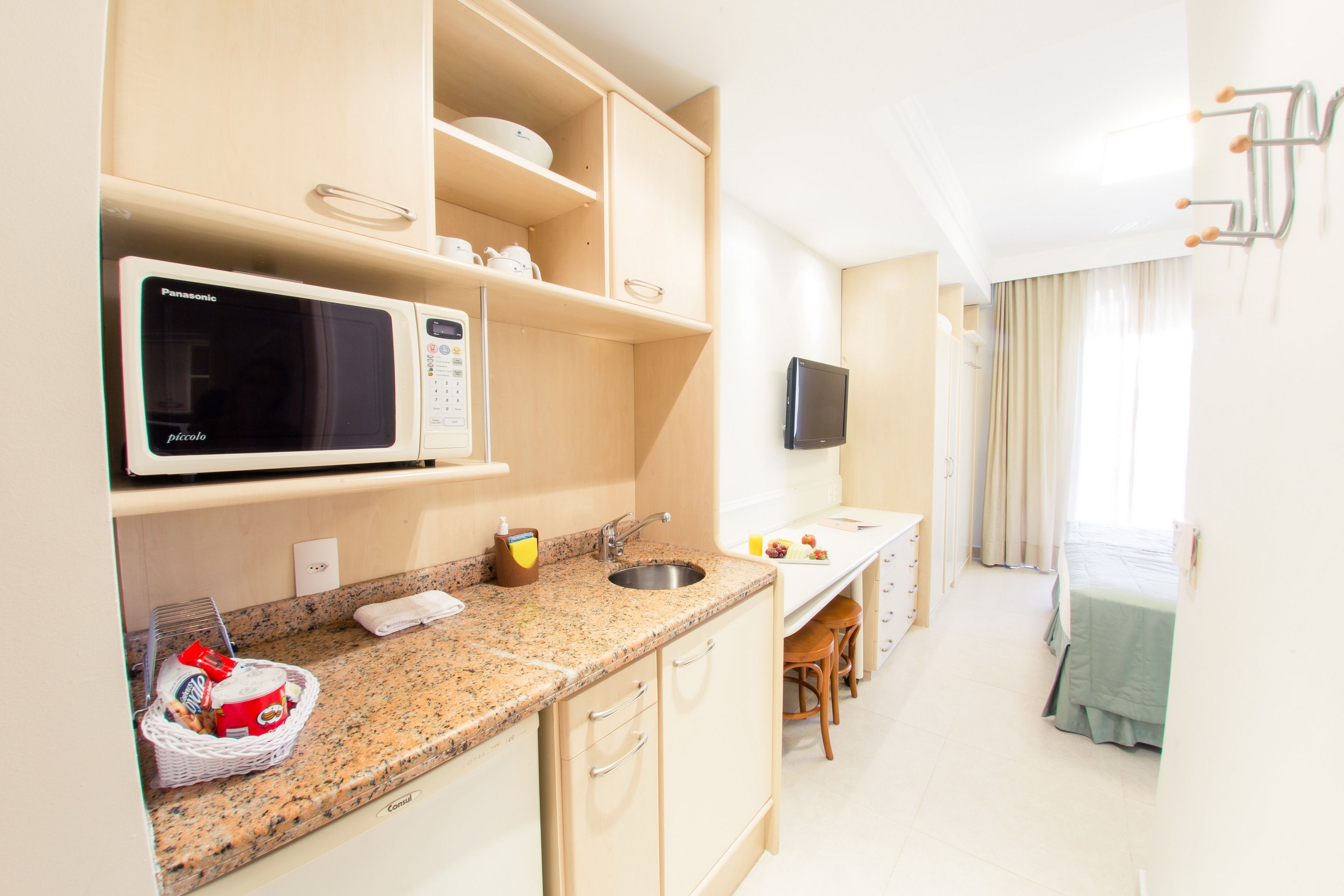 deluxe studio | private kitchen | microwave