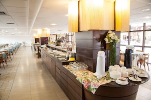 Breakfast area - Hotel Jurerê Beach Village - OFICIAL (Florianópolis)