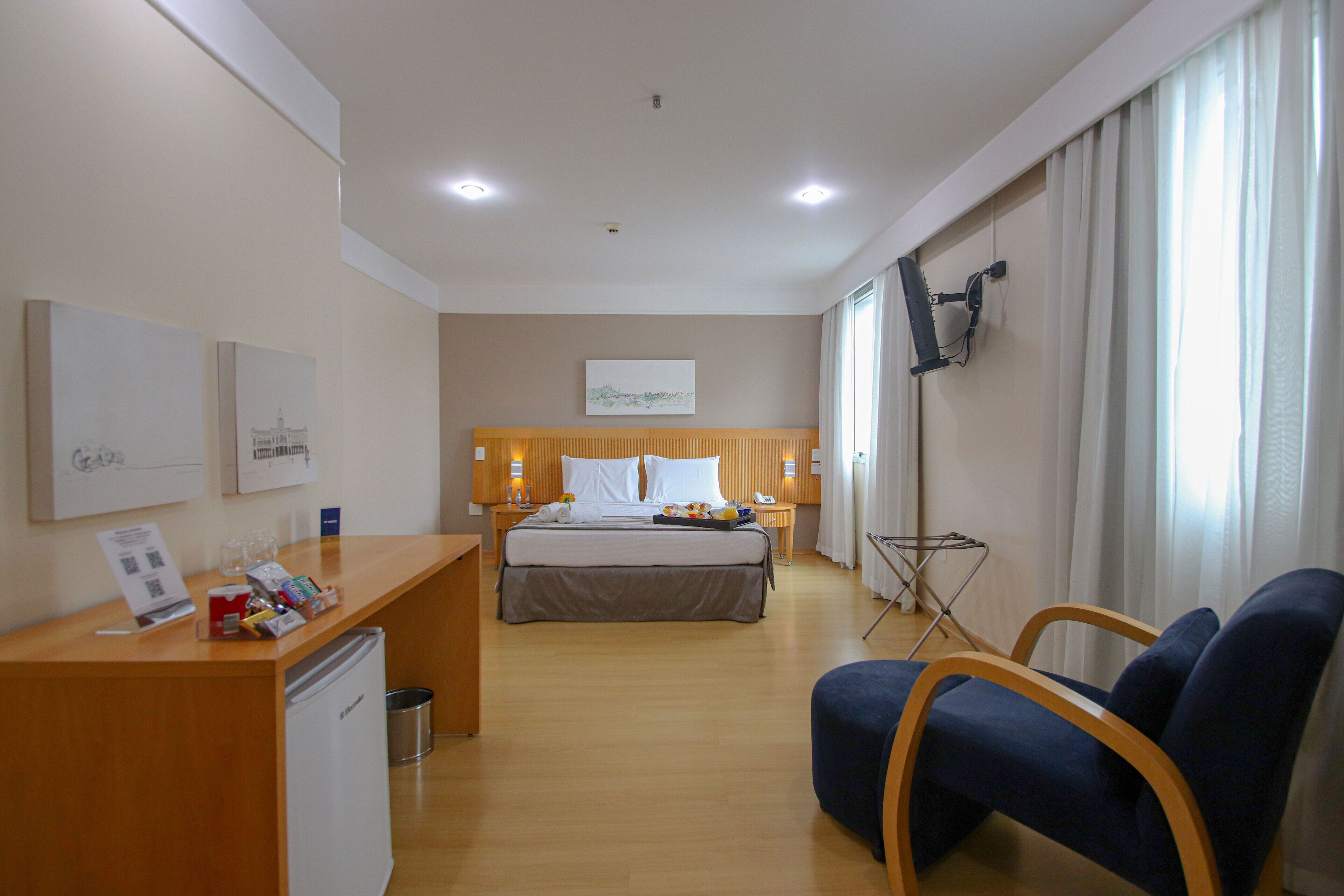 superior room, 1 double bed | minibar, in-room safe, desk, blackout curtains
