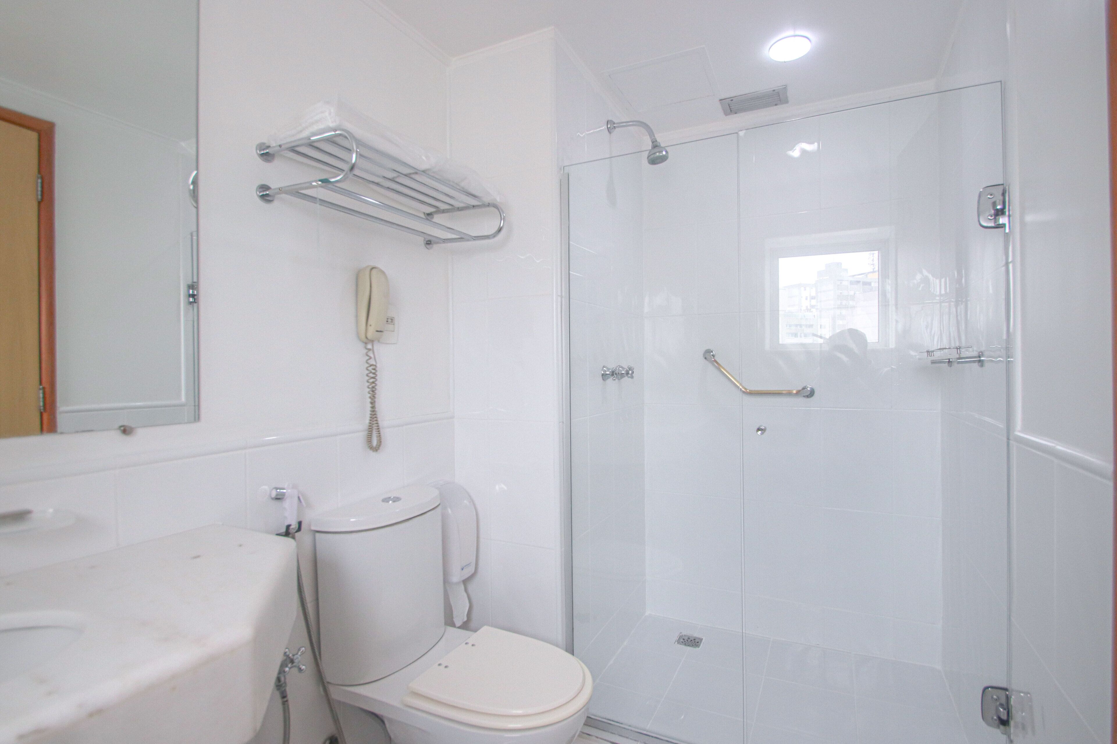 shower, free toiletries, hair dryer, towels