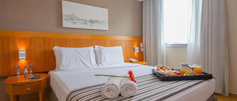 Standard Room, 1 Double Bed | Minibar, in-room safe, desk, blackout drapes