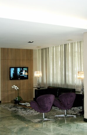 32-inch LCD TV with cable channels, TV - Niagara Flat (Belo Horizonte)