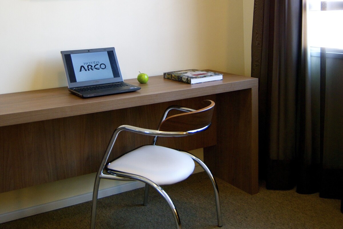 In-room business center