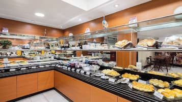 Se sirven desayunos, almuerzos y cenas
