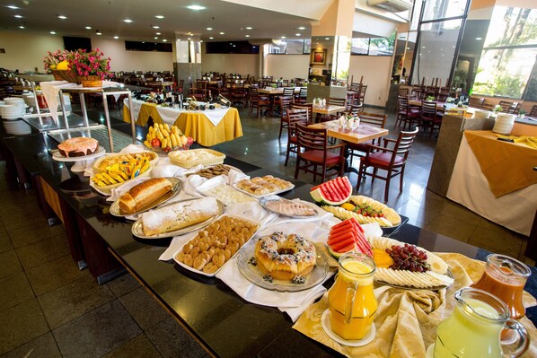 Daily buffet breakfast (BRL 37.80 per person)