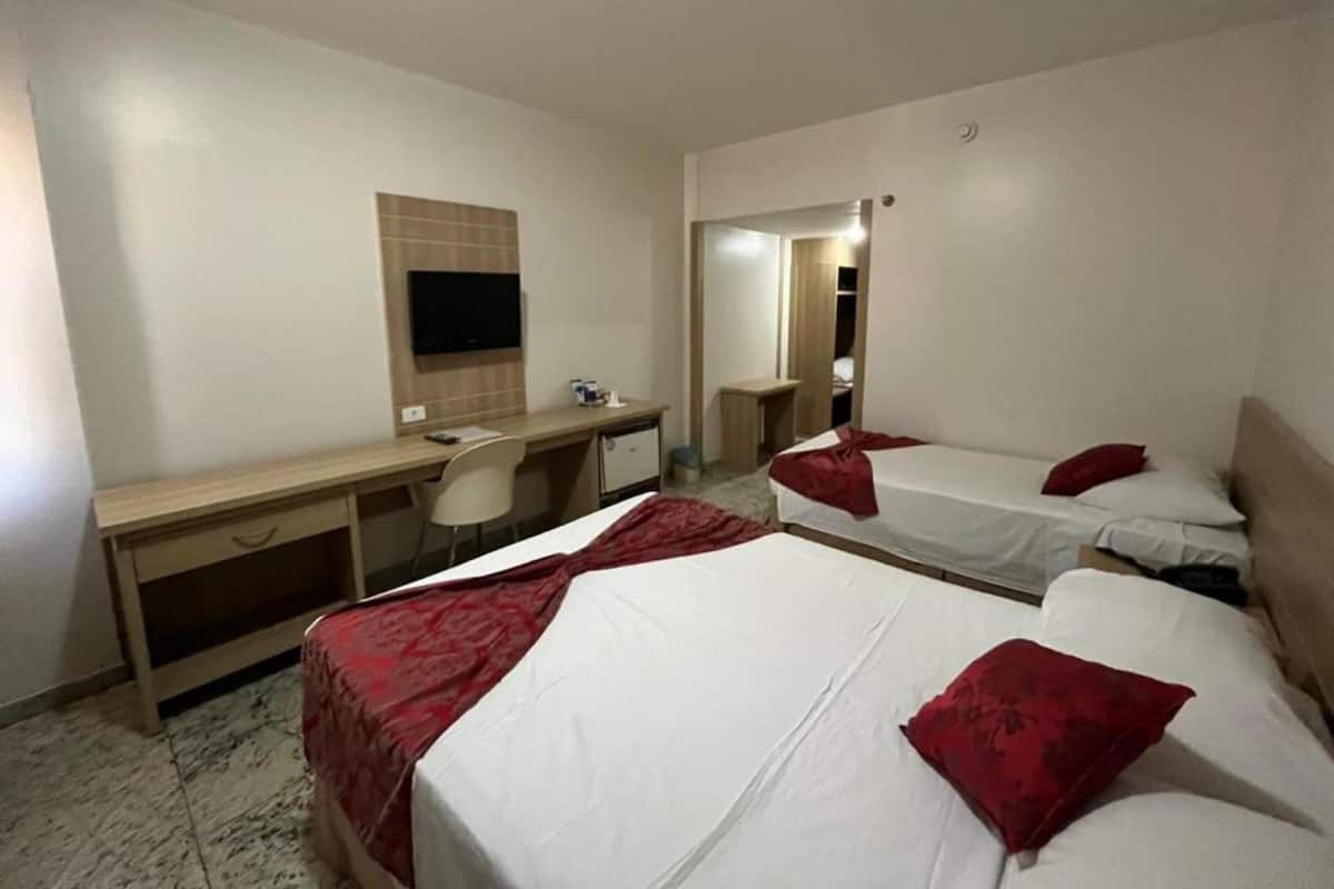 Minibar, caja fuerte, wifi gratis y ropa de cama