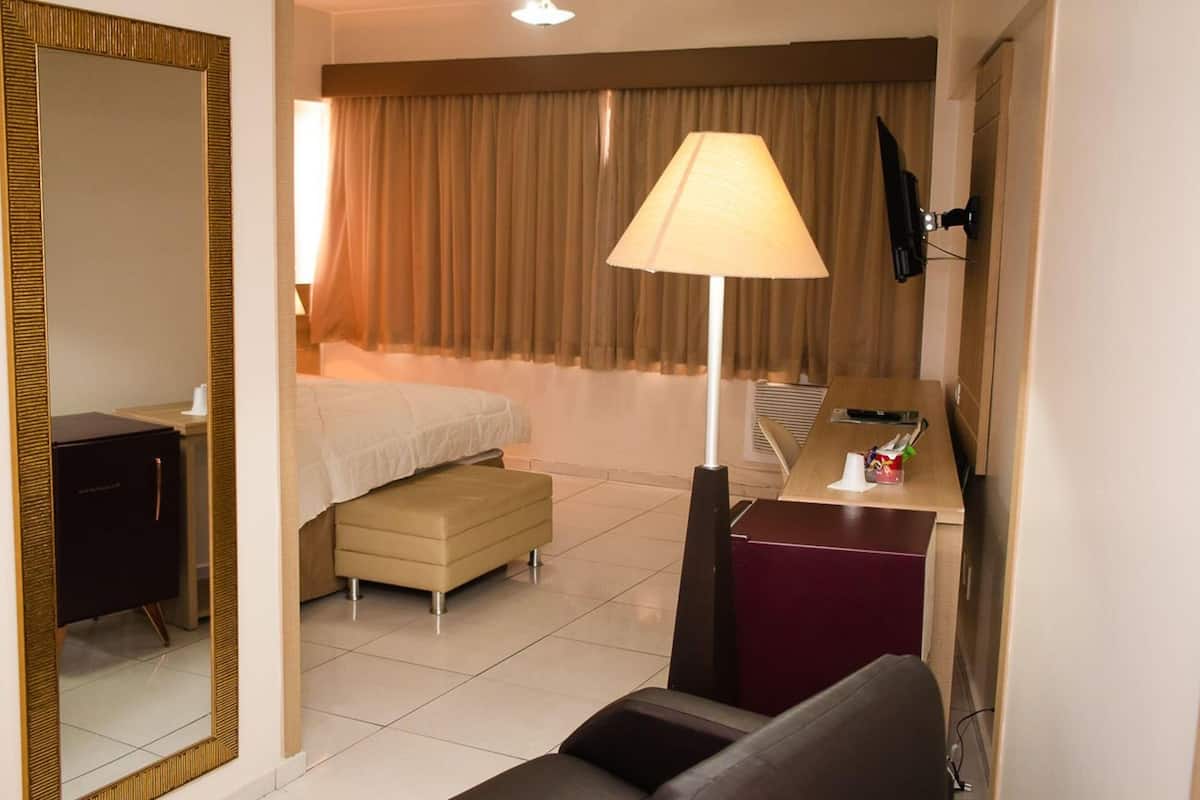 Minibar, in-room safe, free WiFi, bed sheets