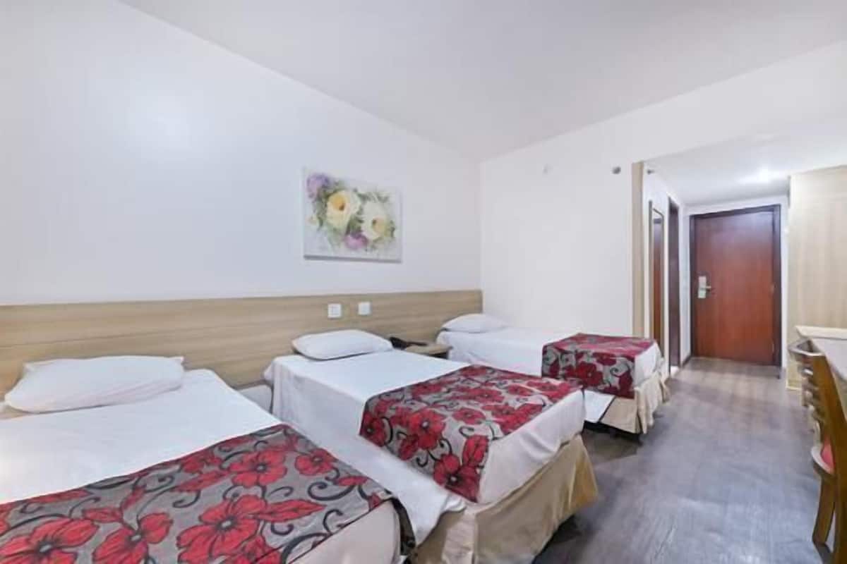 Minibar, coffres-forts dans les chambres, Wi-Fi gratuit, draps fournis