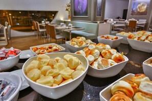 Breakfast, lunch and dinner served