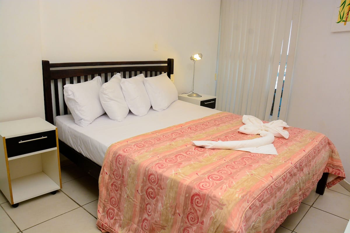 Minibar, iron/ironing board (on request), cribs (free), WiFi (free)