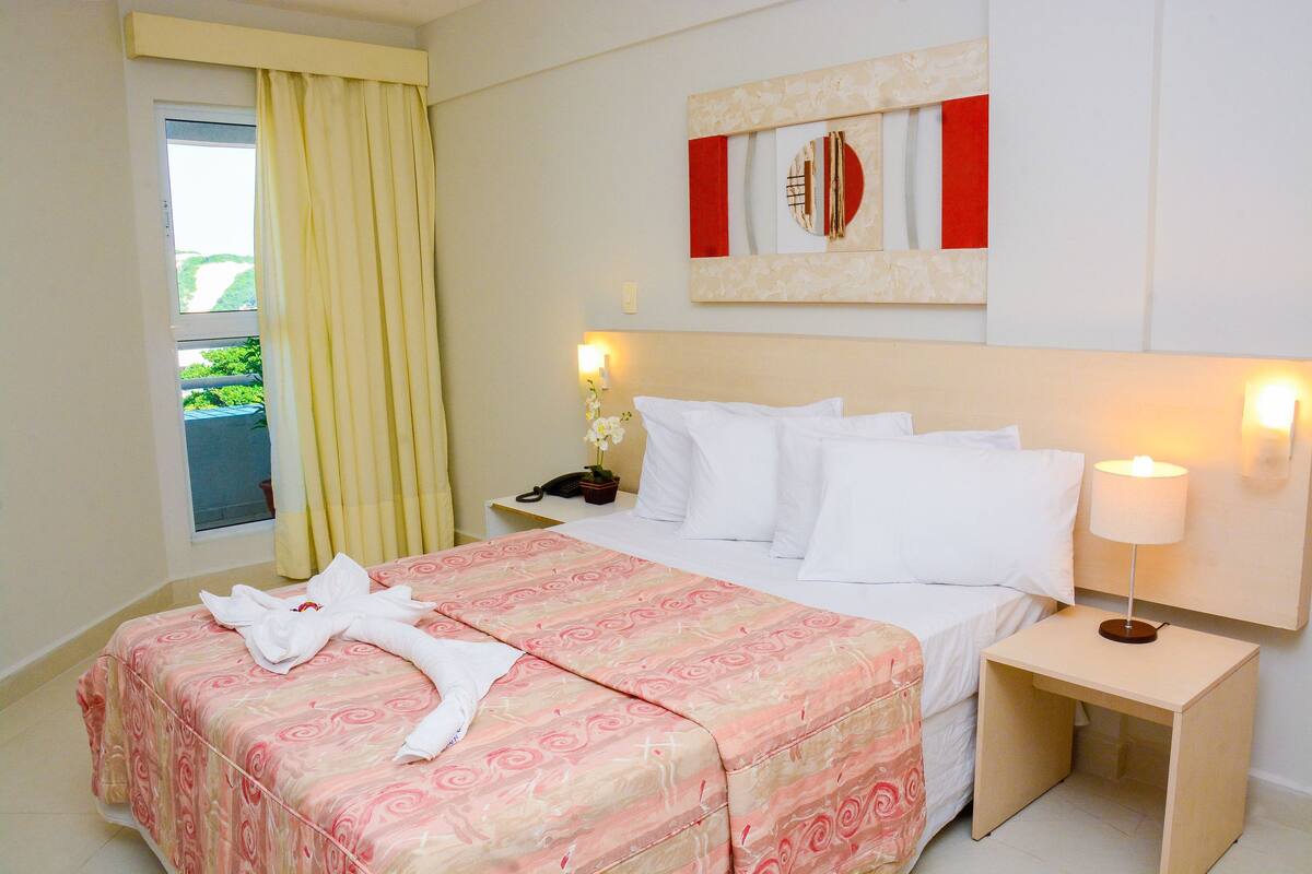 Deluxe Double Room, Ocean View (Super Luxo) | Minibar, iron/ironing board, free cribs/infant beds, free WiFi