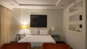 Minibar, in-room safe, free WiFi, bed sheets - Astron Hotel Bauru by Nobile (Bauru)