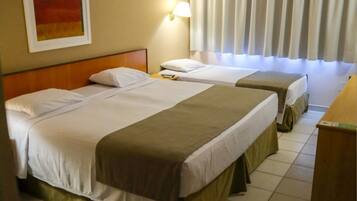 Quarto Standard | Frigobar, cofres nos quartos, escrivaninha, Wi-Fi de cortesia