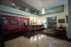 Bar lounge