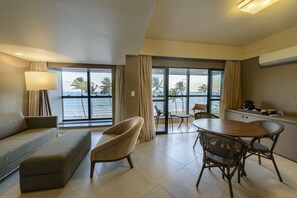 Suite (Ocean) | Minibar, in-room safe, blackout drapes, soundproofing - Hardman Praia Hotel (João Pessoa)