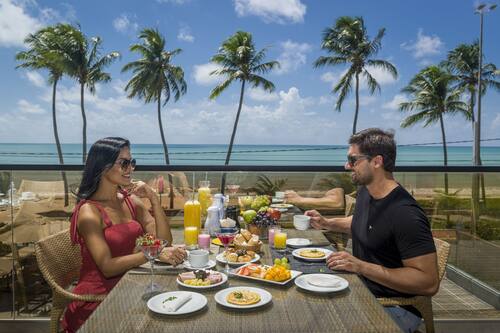 Buffet déjeuner gratuit tous les jours