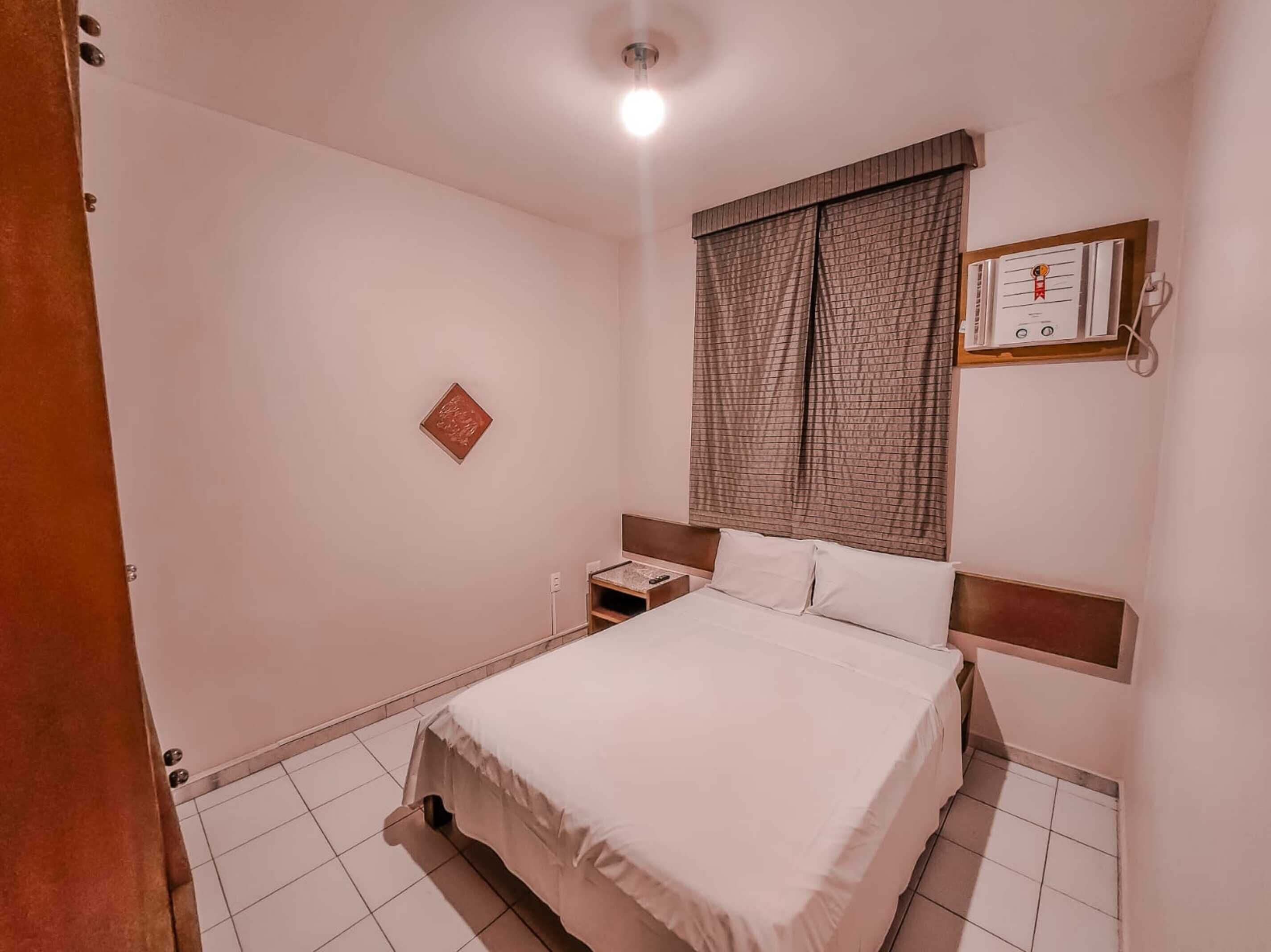 Deluxe Room | Desk, laptop workspace, iron/ironing board, free WiFi