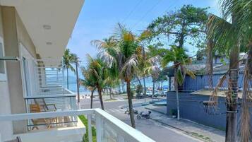 Iguaçu Superior | Minibar, in-room safe, blackout curtains, bed sheets