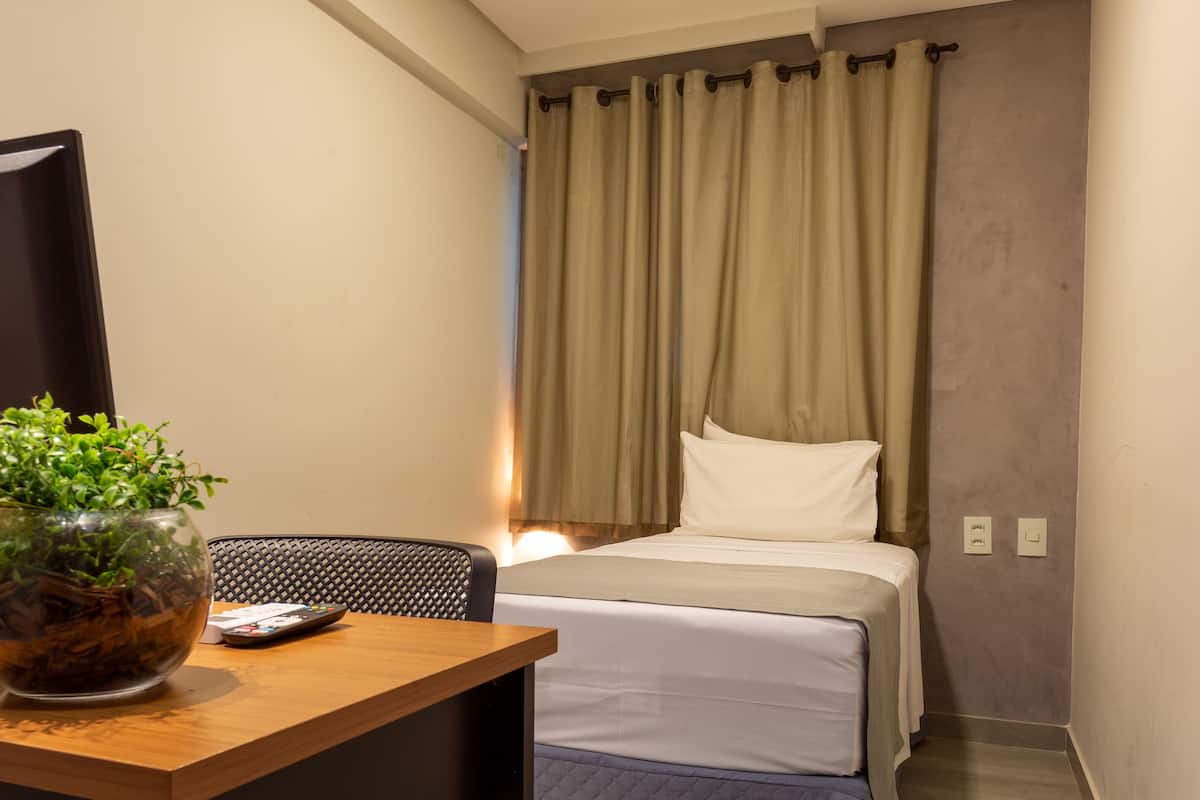 Eenvoudige kamer | Een minibar, gratis wifi, beddengoed, rolstoeltoegang