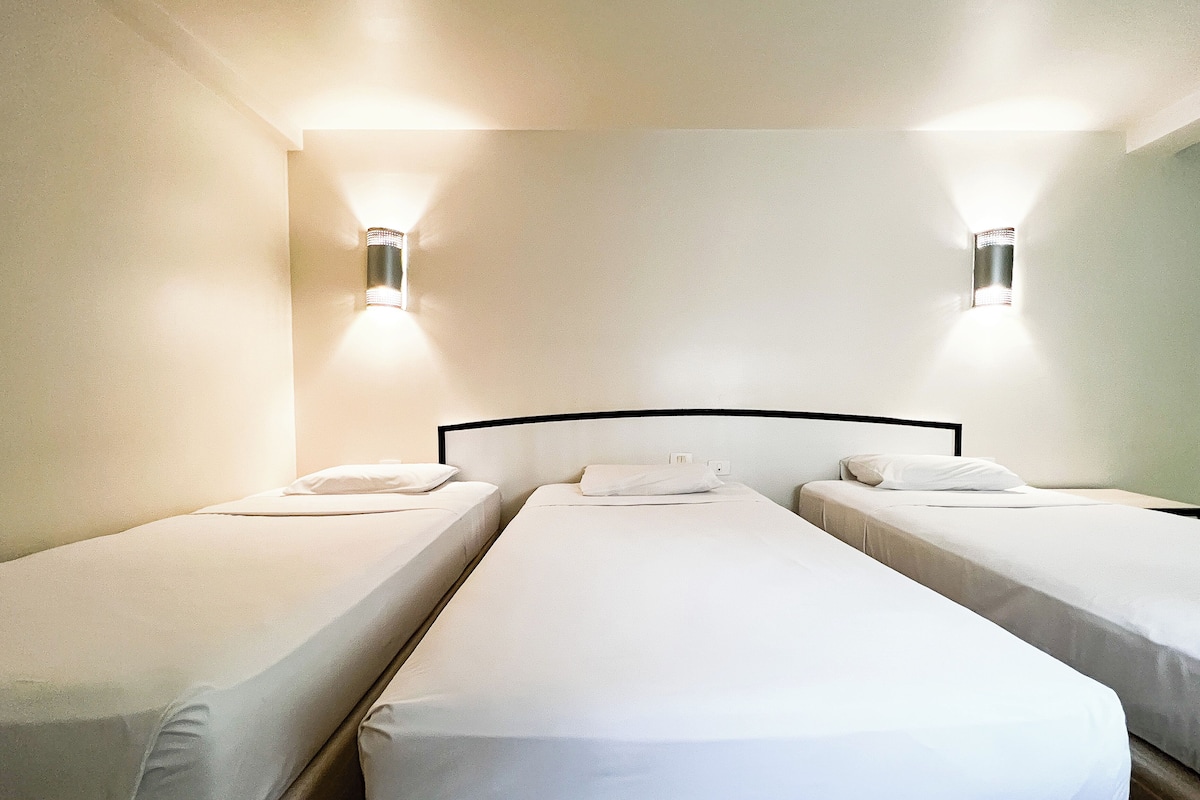 Quarto Classic Triplo | Masa, ücretsiz kablosuz İnternet, çarşaf takımı