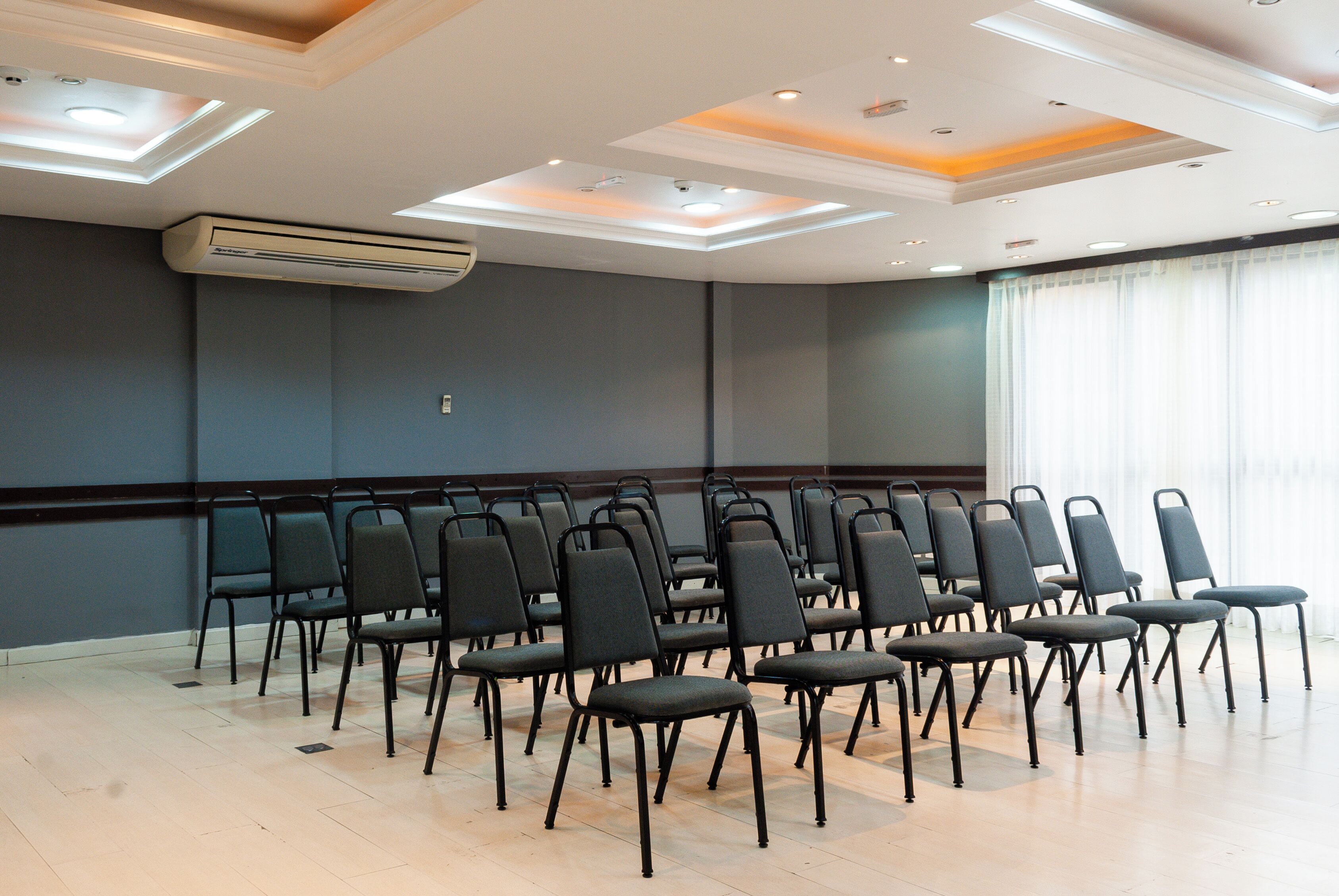 Foto - Master Curitiba Hotel - 1,6 km do Estádio Couto Pereira - Show