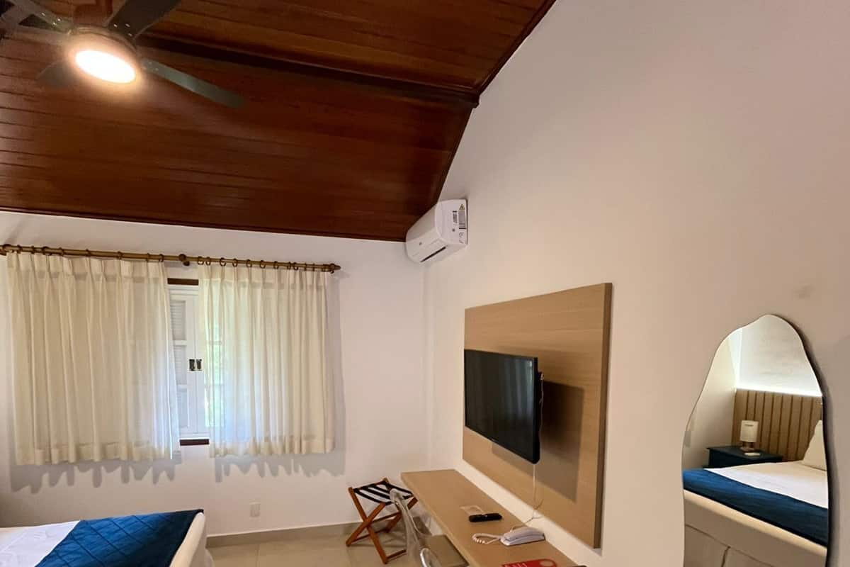 Doppel- oder Zweibettzimmer, Meerblick | 1 Schlafzimmer, Minibar, Zimmersafe, kostenloses WLAN