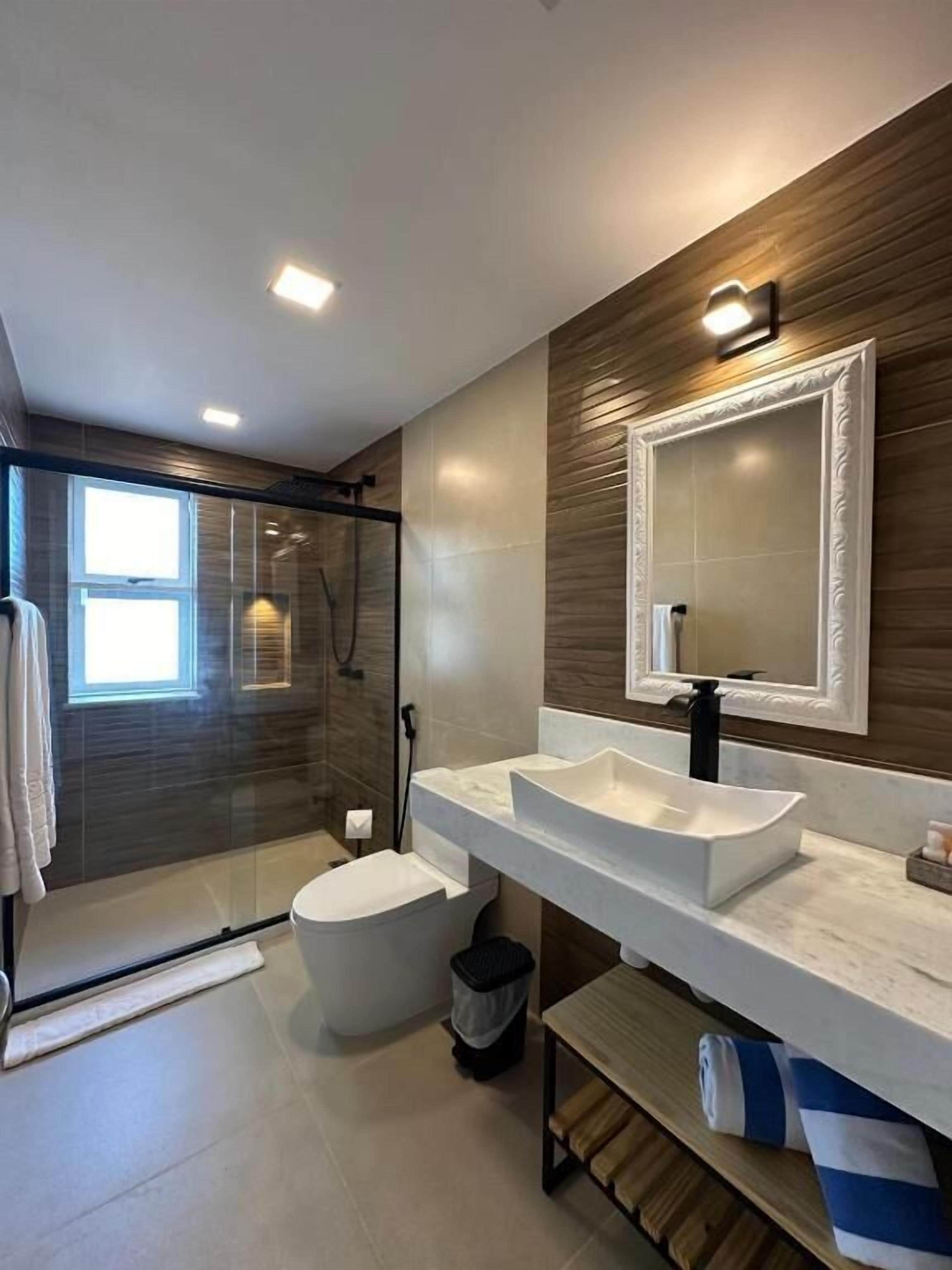 double or twin room, balcony, sea view | bathroom | shower, free toiletries, hair dryer, towels