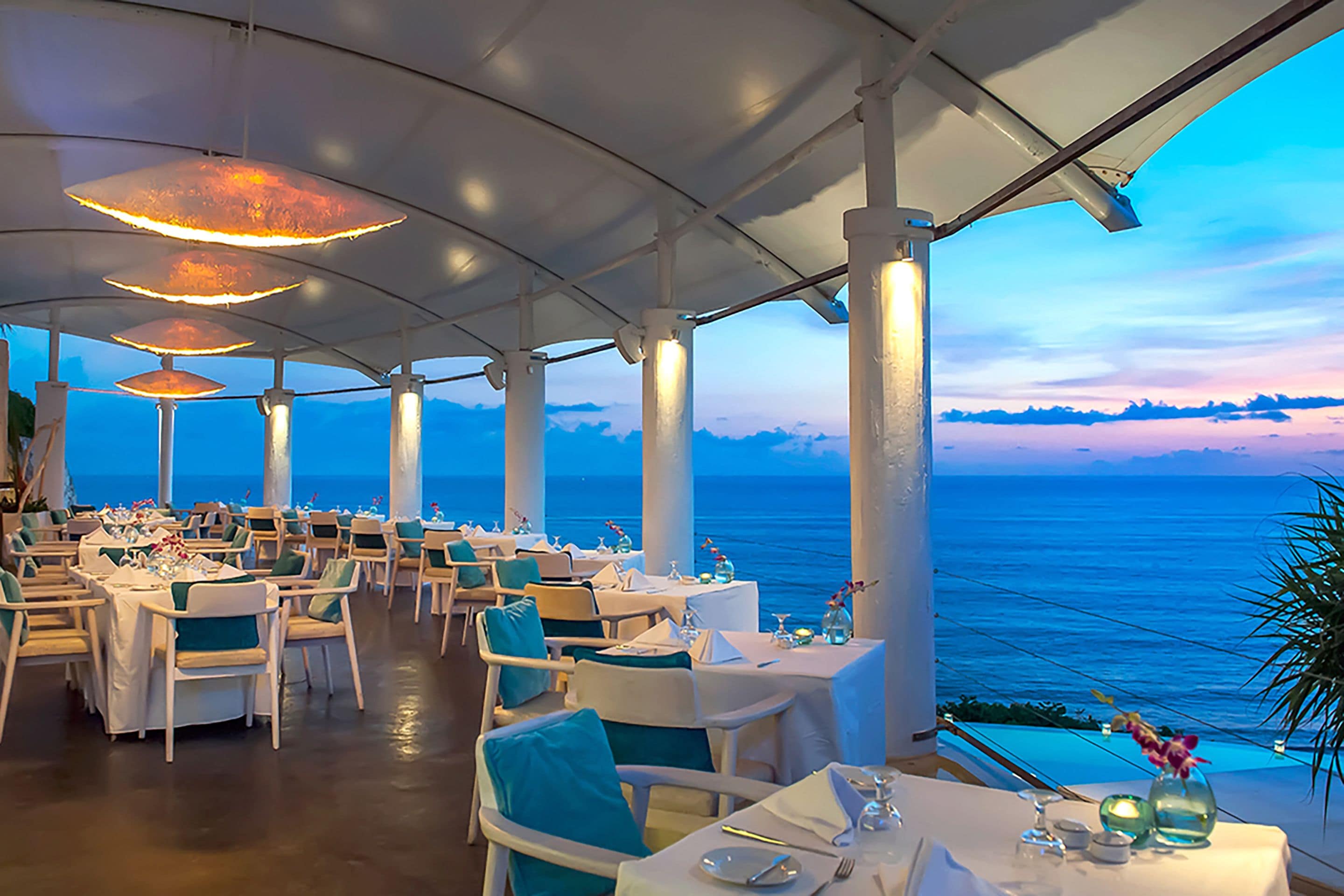 Daily continental breakfast (IDR 356950 per person)