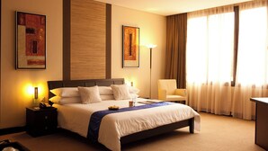 Rom, 1 queensize-seng, hageutsikt (Balcony)