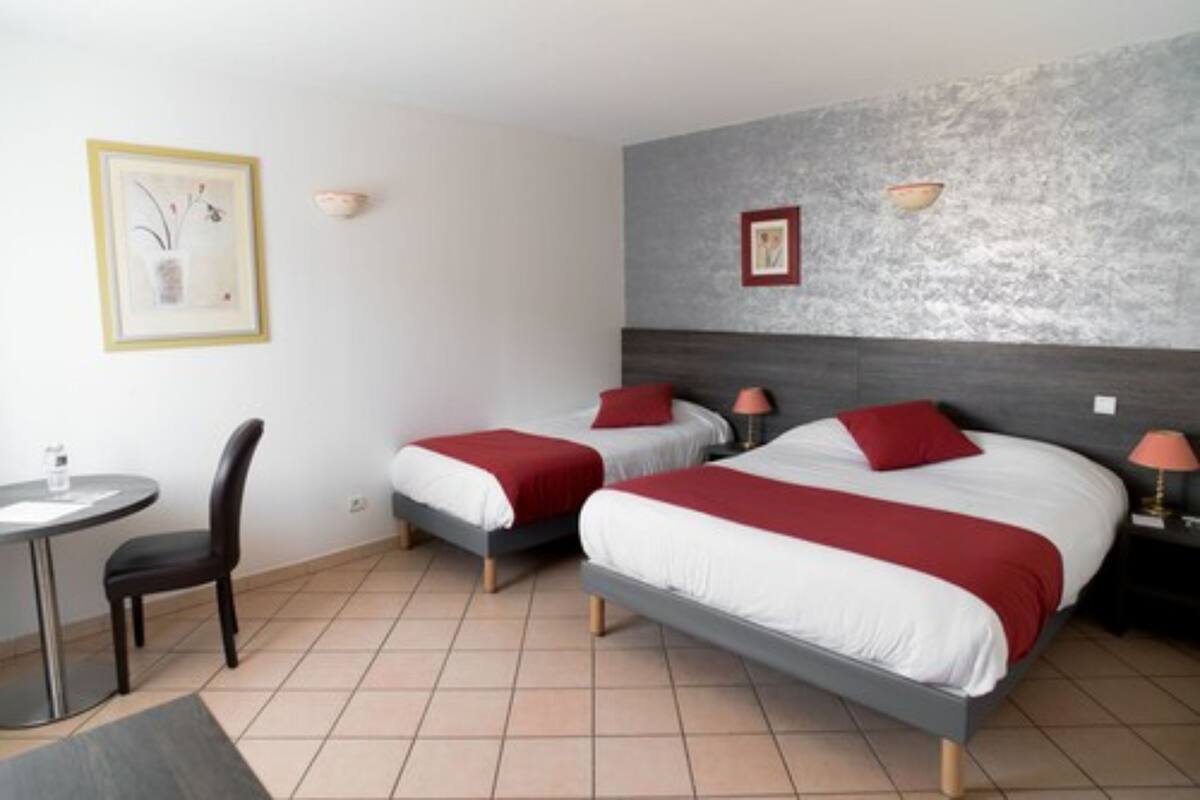Premium bedding, in-room safe, desk, soundproofing