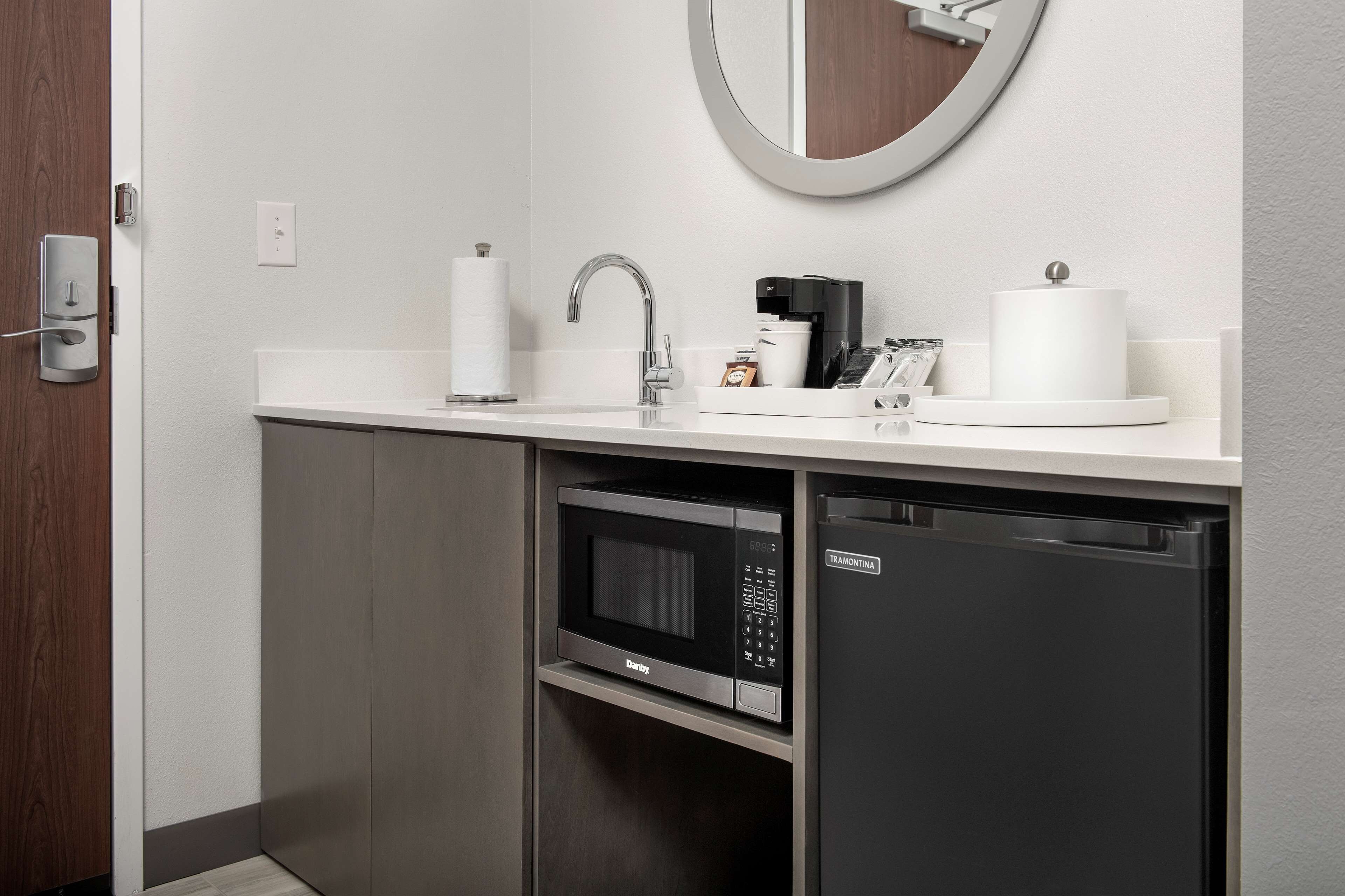 non-smoking | minibar