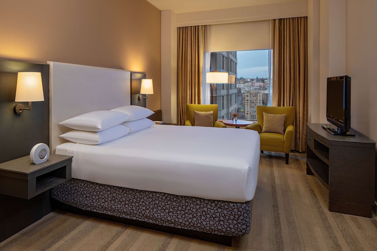 Luxury Suite, 1 King Bed | Premium bedding, pillow-top beds, in-room safe, desk