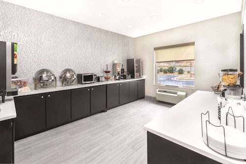 La Quinta Inn & Suites by Wyndham Rome