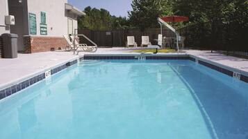 Piscina a l'aire lliure de temporada