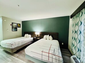 Hochwertige Bettwaren, Pillowtop-Betten, Schreibtisch