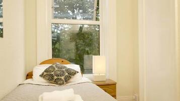 Studio (Flat -  Max. 7) | Cots/infant beds, free WiFi