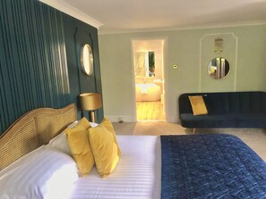 Suite, Ensuite - String of Horses (Brampton)