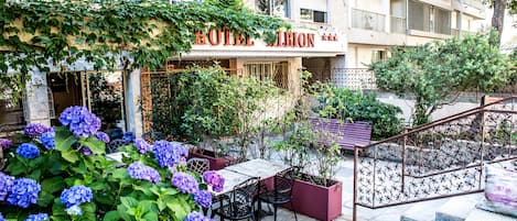 EntrĂ©e de lâhĂ©bergement